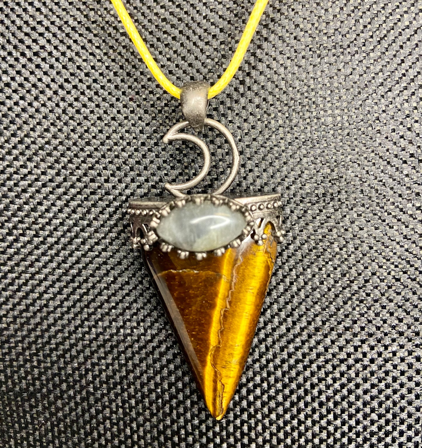 Triangular moon necklace